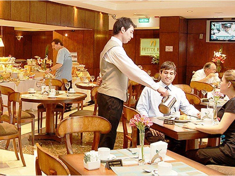 Howard Johnson Hotel 9 De Julio Avenue Buenos Aires Eksteriør bilde