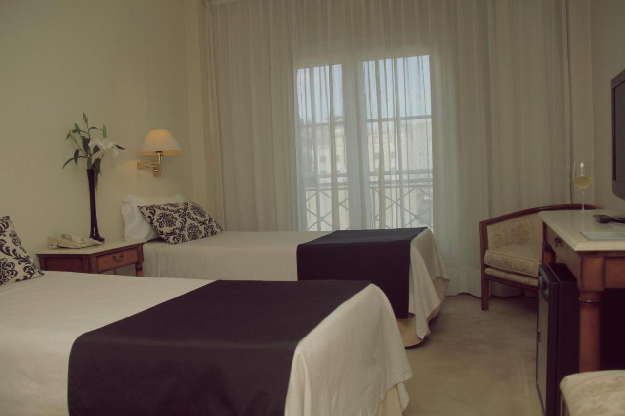 Howard Johnson Hotel 9 De Julio Avenue Buenos Aires Eksteriør bilde
