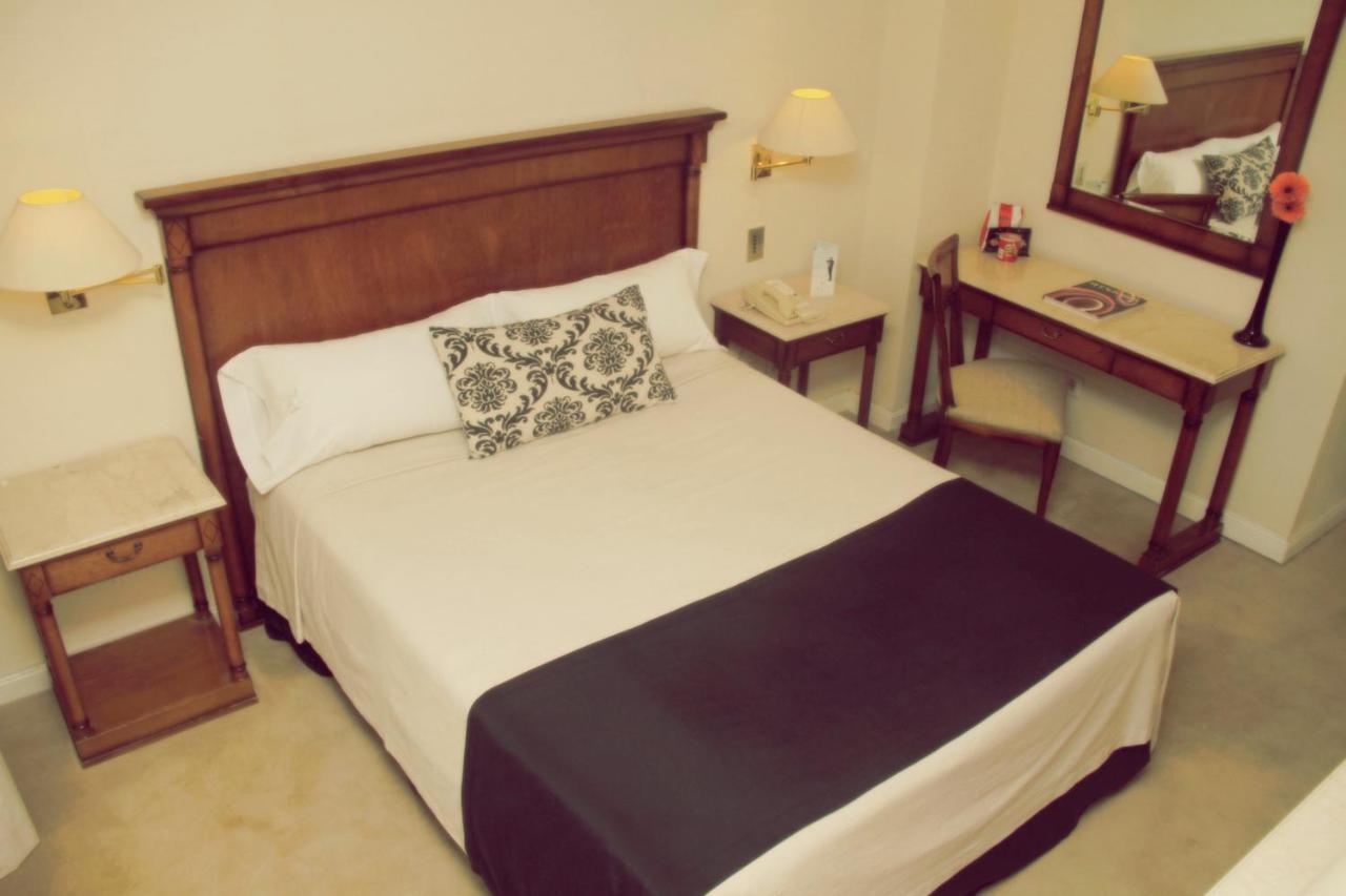Howard Johnson Hotel 9 De Julio Avenue Buenos Aires Eksteriør bilde